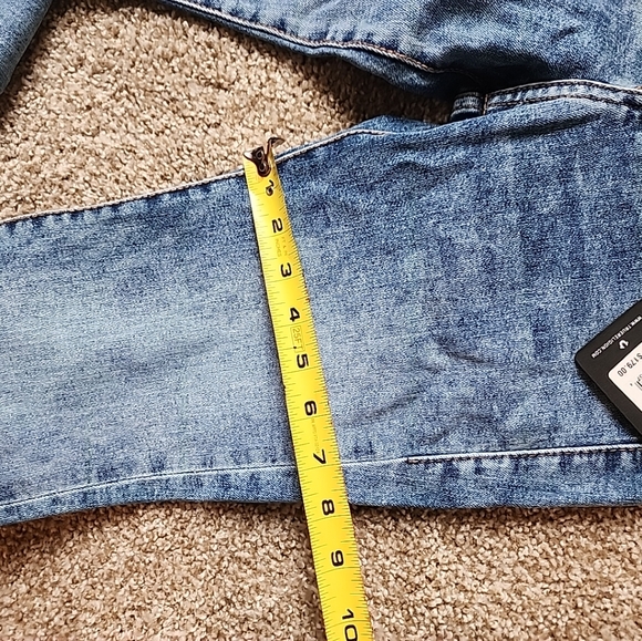 NWT  True Religion Women's Collette Slim Straight fit jean Sz 25 NWT  mid rise - Picture 13 of 13